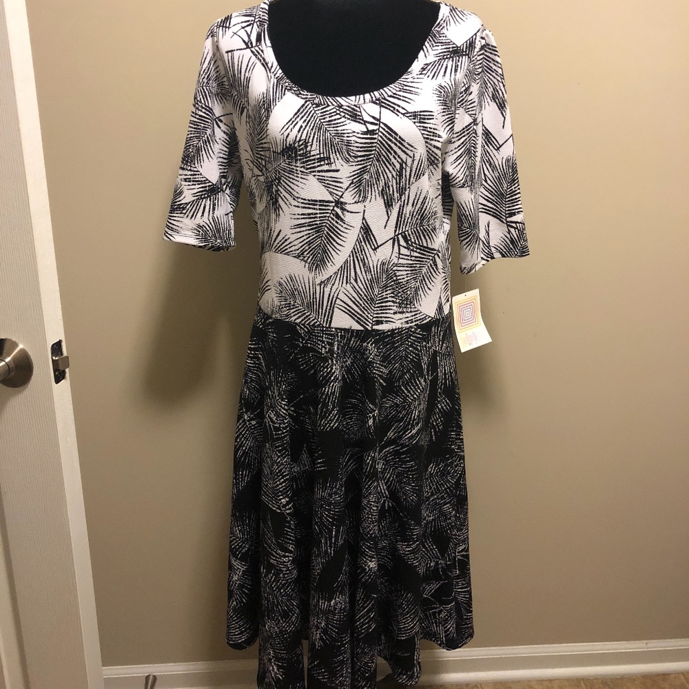 2XL Lularoe Noir & Blanc Nicole Dress
